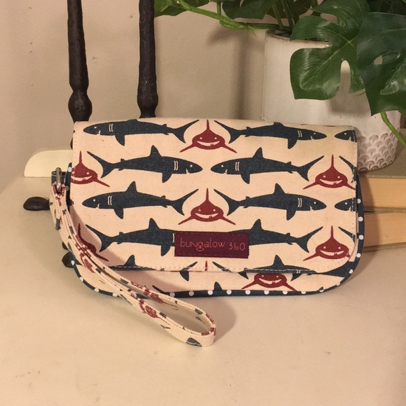 bungalow 360 Handbags - Bungalow 360 Wristlet